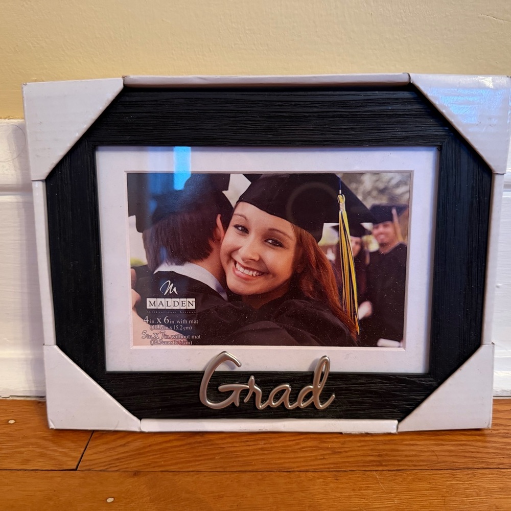 Malden Black and White Grad Picture Frame Brand New  For 4 x 6 Photo